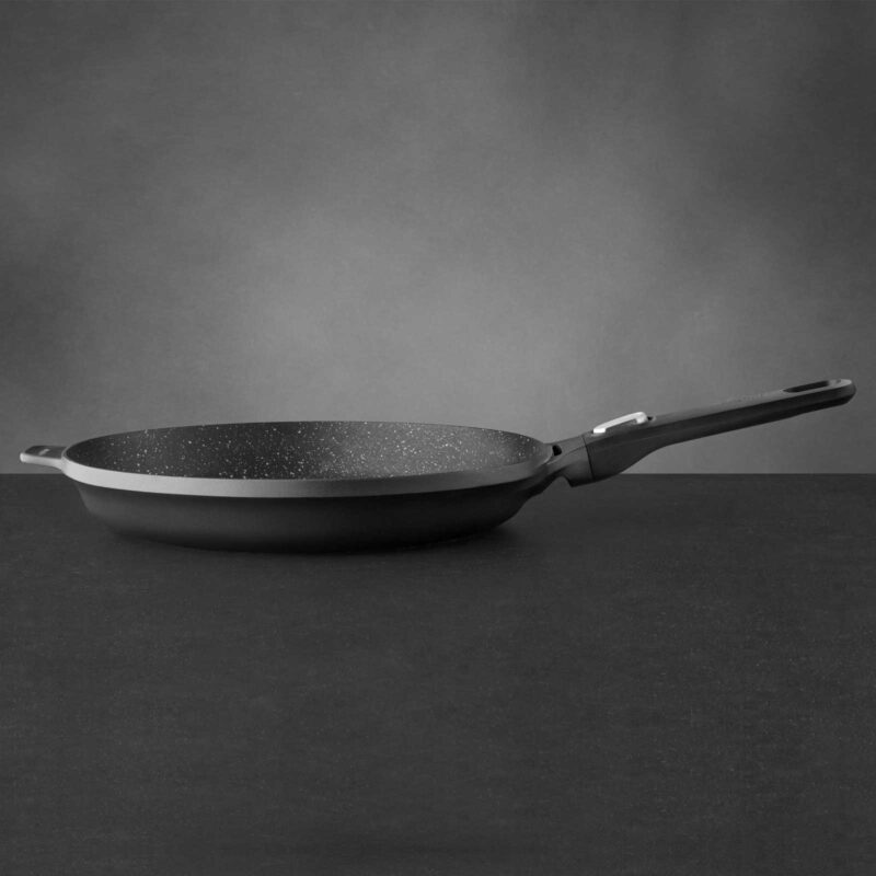 Fackelmann Koekenpan Ovaal Handvat 28 Cm Van Hoogwaardig Roestvrij Staal Perfect Voor Scherp Aanbraden Op Alle Warmtebronnen Ook Inductie Hittebestendig Tot 230 C Vaatwasmachinebestendig 2835023974